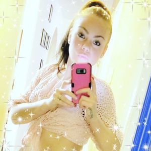 Meet your Posher, Rojita